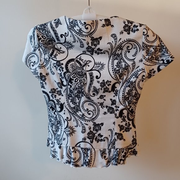 White House | Black Market Short Sleeved Jacket - Picture 3 of 11